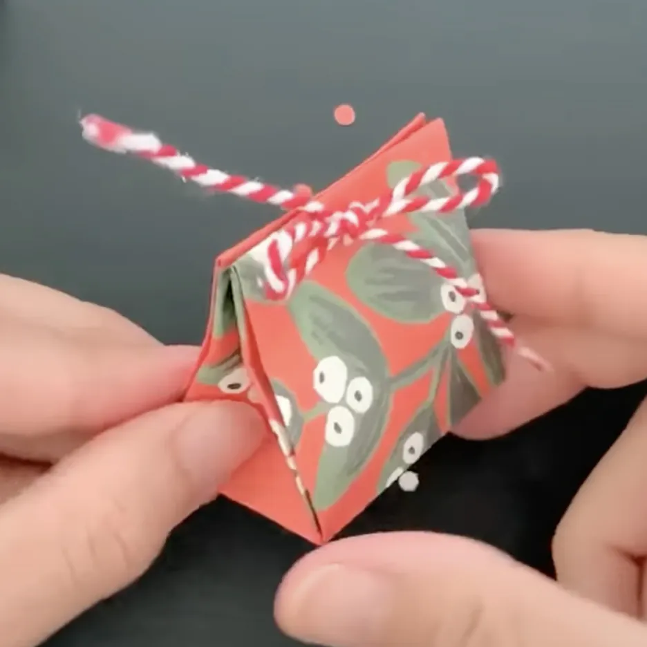 Упаковка подарка способом оригами